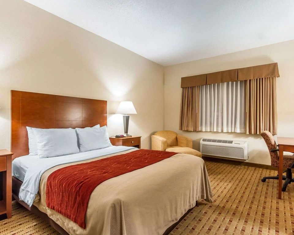 Quality Inn & Suites Eau Claire University Area