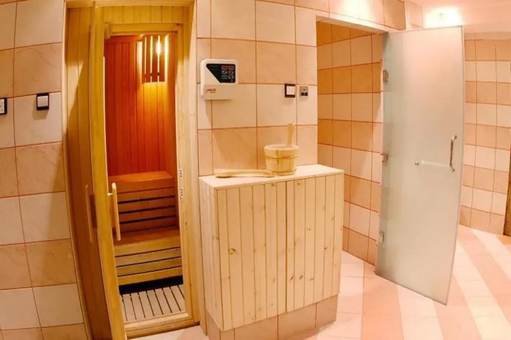 Al Liwan Suites