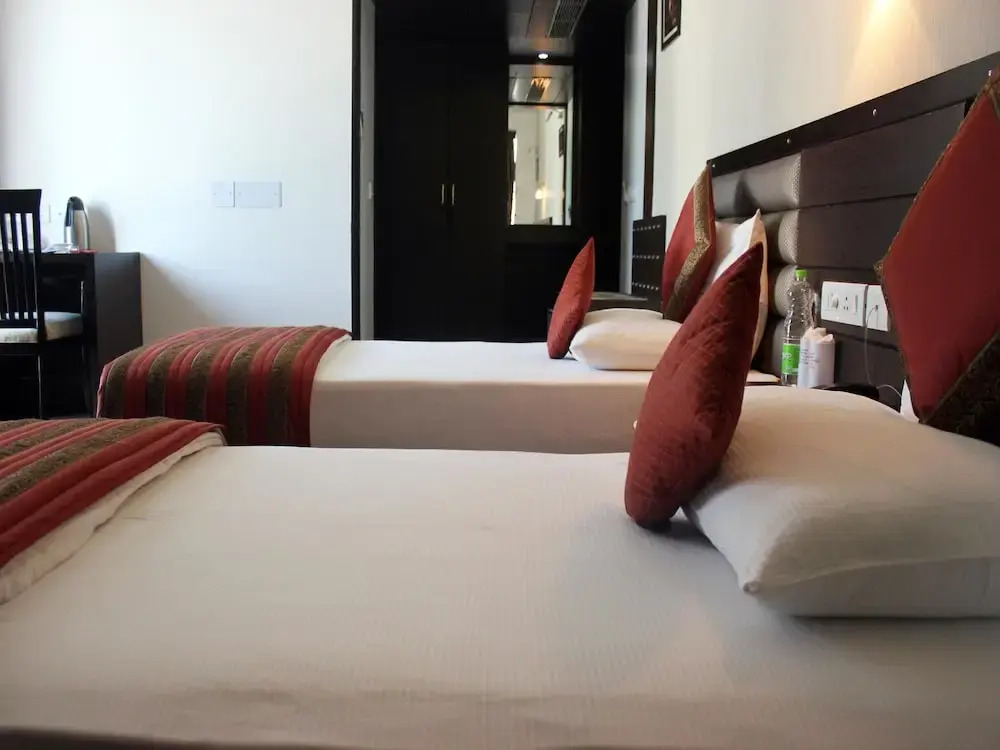 FabHotel Dwarka Sector 12