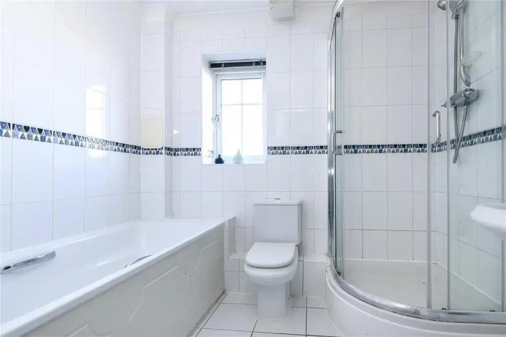 Sunny 1 bed apartment in a quiet central location