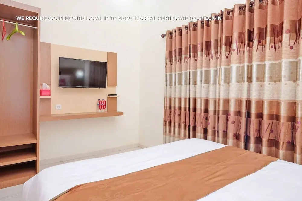 ZEN Rooms near Stasiun Kota Baru