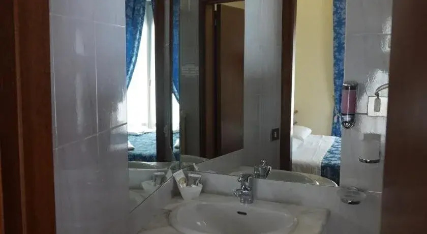 Hotel Tritone