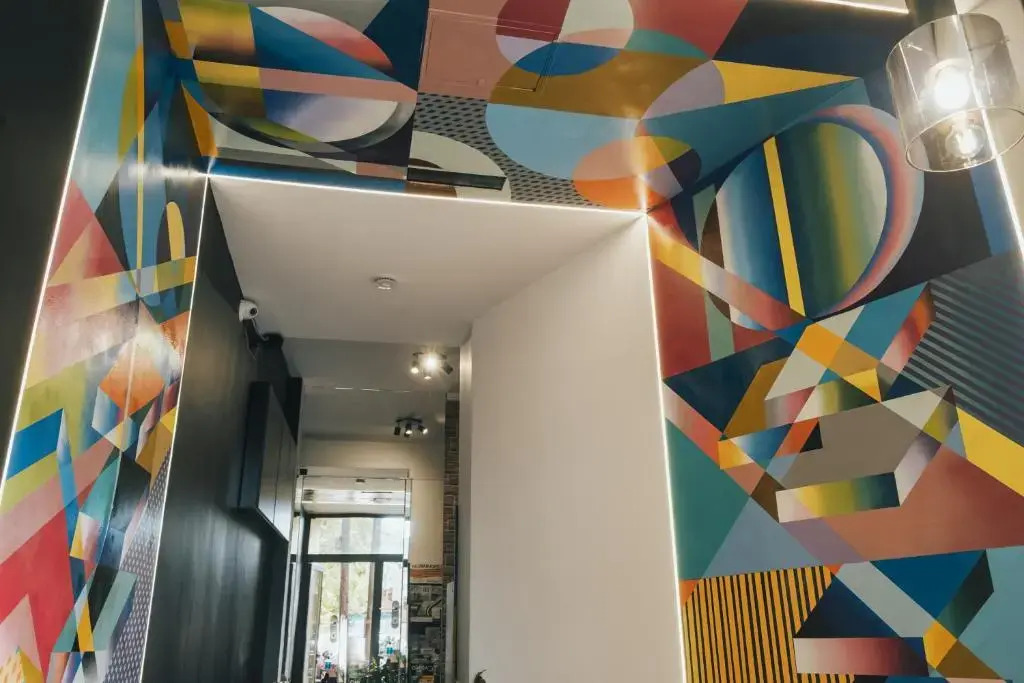 Graffiti Hotel Rooftop - Central Location