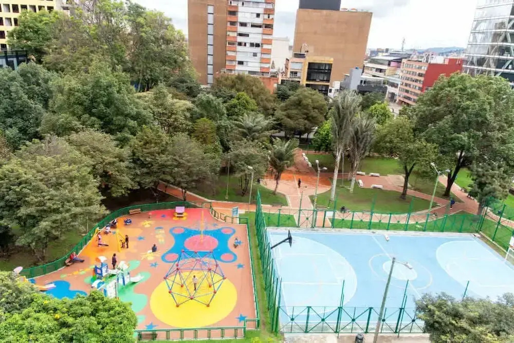 w Bright 1BR w View in El Nogal