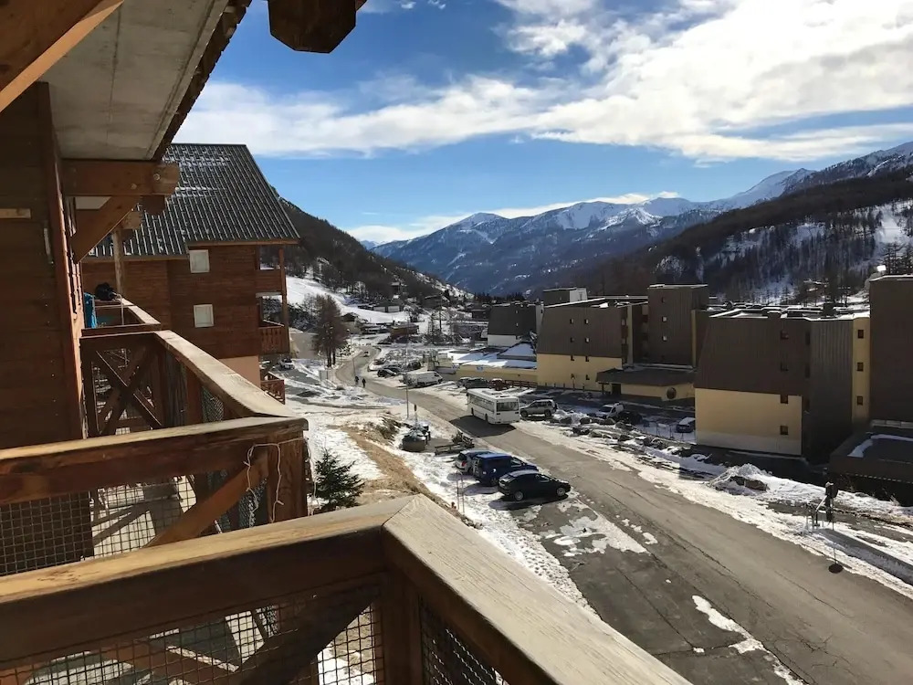 Apartment With one Bedroom in Allos, With Wonderful Mountain View, Poo