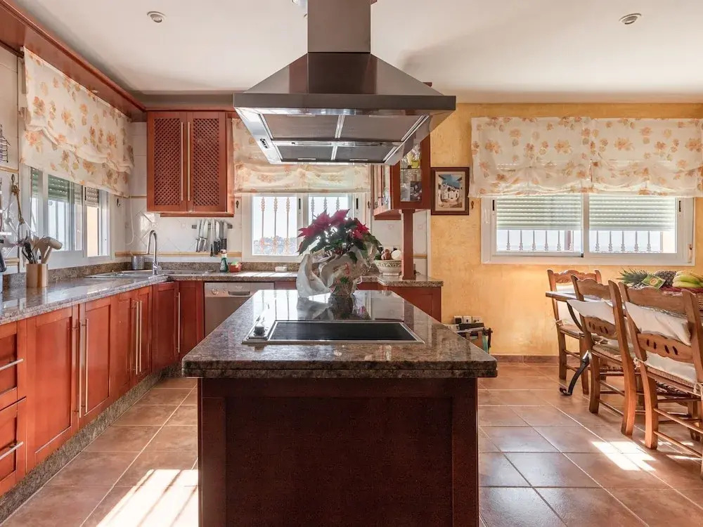 Lavish Villa in Málaga With Swimming Pool