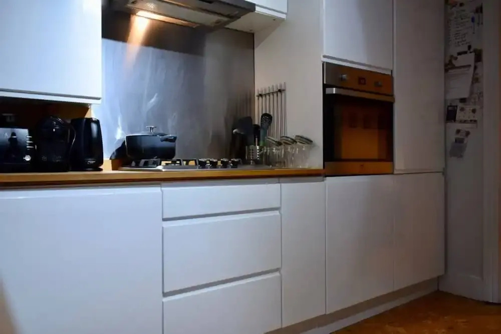Cosy Flat in Great Location by Station