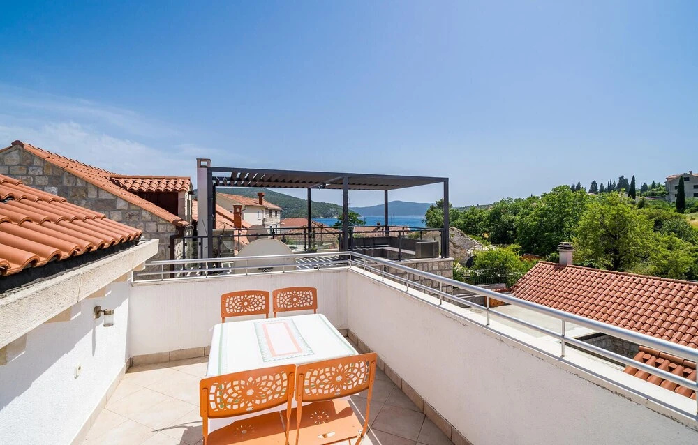 4 Bedroom Stunning Home In Slano