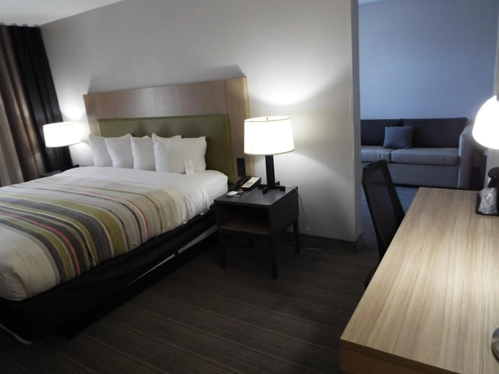 Country Inn & Suites By Radisson, McDonough, GA