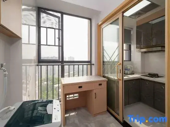 Zhuzhou Tianze Art Apartment (Hongqi Square)
