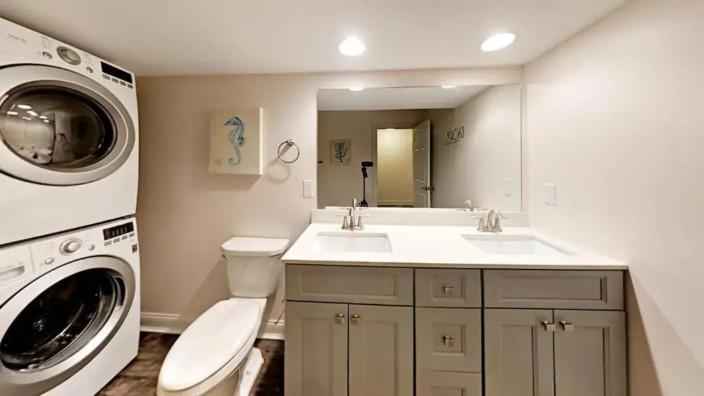 Put-in-Bay Waterfront Condo #105