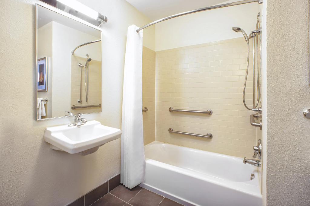 Candlewood Suites Indianapolis Northeast by IHG