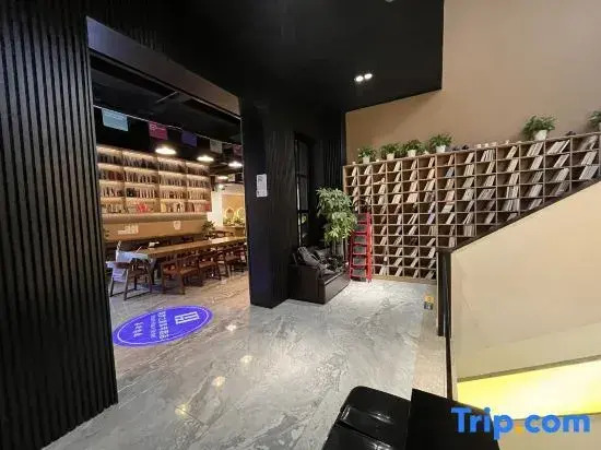 Shanghai Dream Home Hostel (Fudan Pediatric Hospital Lianhua Road Subway Station)