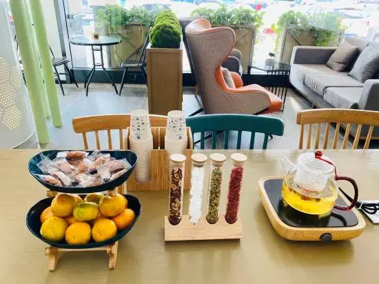 Ginza Inn (Qingdao Golden Beach Xiangjiang Road Subway Station Branch)