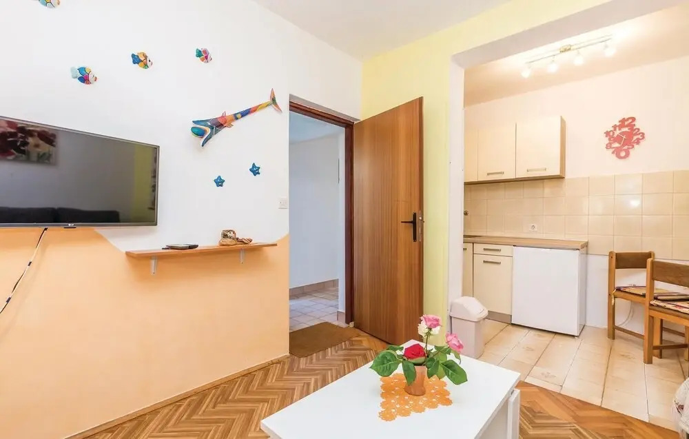 Stunning Home in Barbat-rab With Wifi and 1 Bedrooms