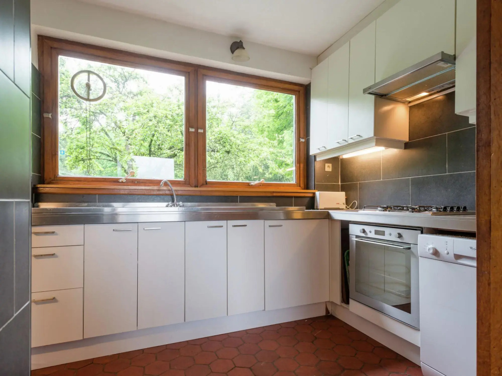 Rustic Retreat in Houvegne