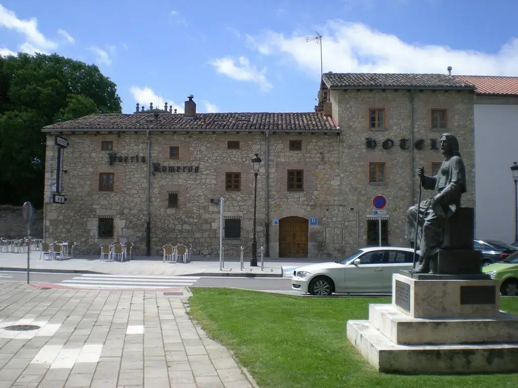 Hotel Puerta Romeros