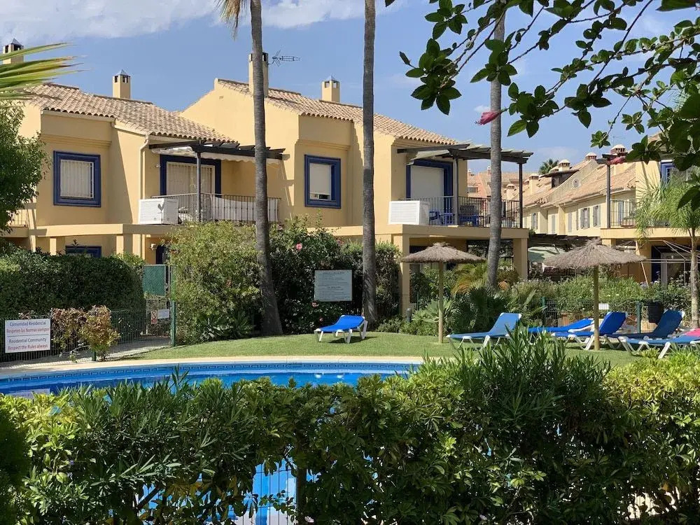 TGS & RUMEX Suites Banus