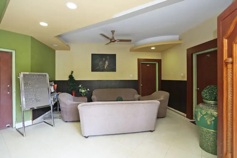 OYO 18681 Amrapalli Resorts