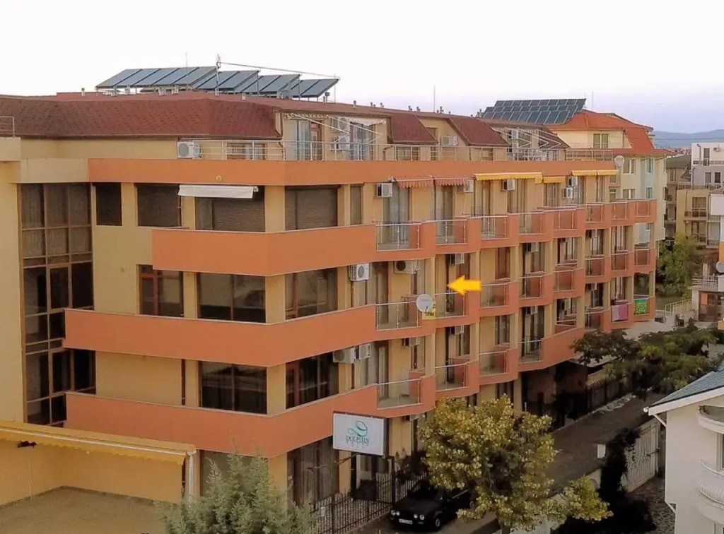 Palm Marina Apartment Complex