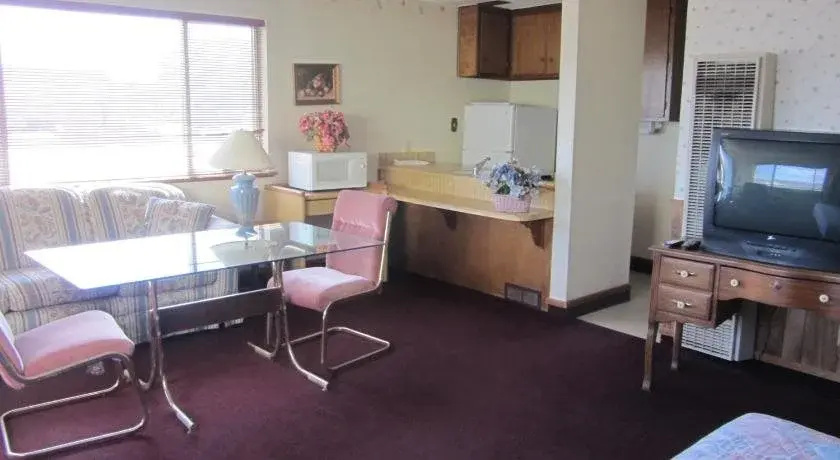 Warrick Plaza Inn