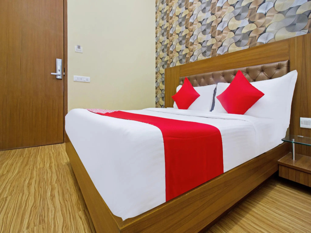 OYO 9996 Hotel Arton Suites