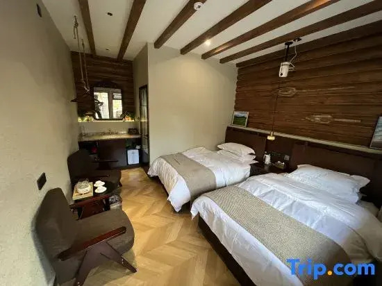 Pengyou Yinsu Design Guesthouse (Kanas Old Village)