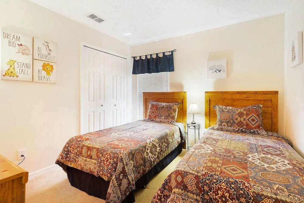Waterside Villa - Family 4 bed Emerald Island Resort pool home thats close to Disney World
