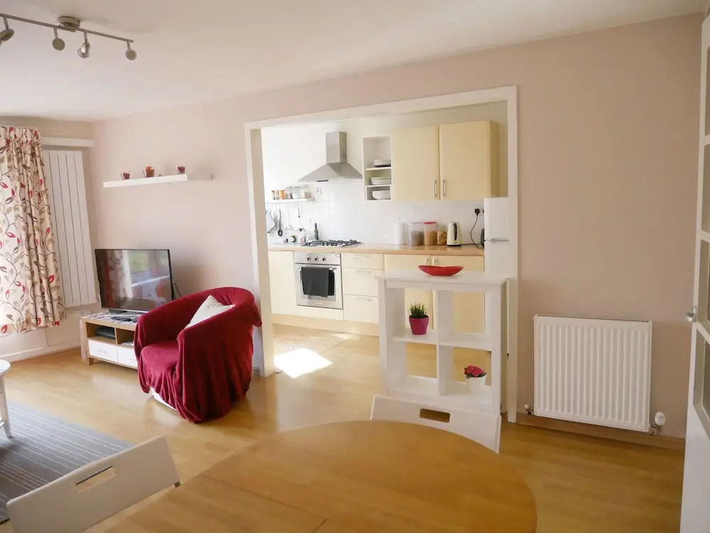 Bright 2 Double Bedrooms Apartment