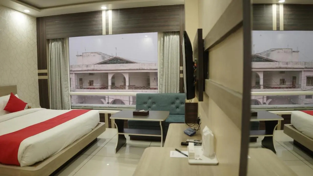 Hotel Embassy Grand