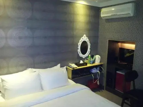 M Motel