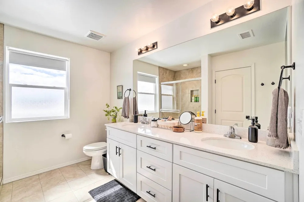 Flagstaff-Area Family Home w/ Hot Tub & Patio