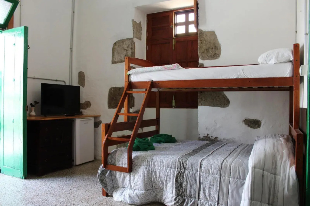 La Piedra Viva Agüimes , Siete hermanos