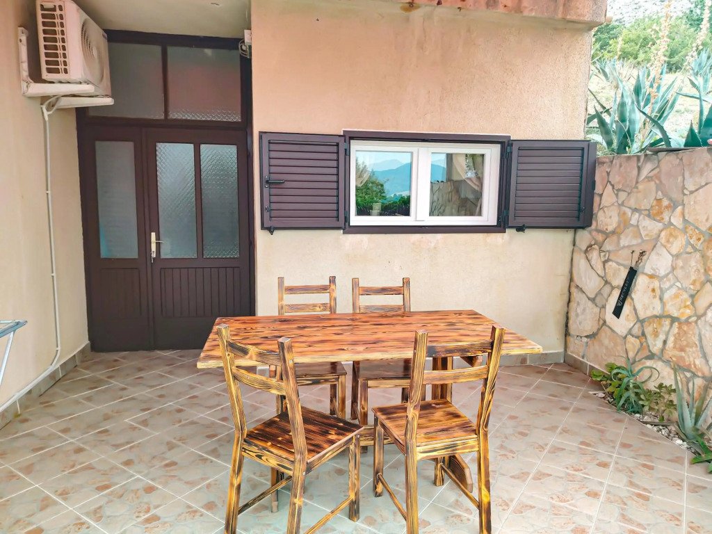 Villa Mila holiday house with private beach