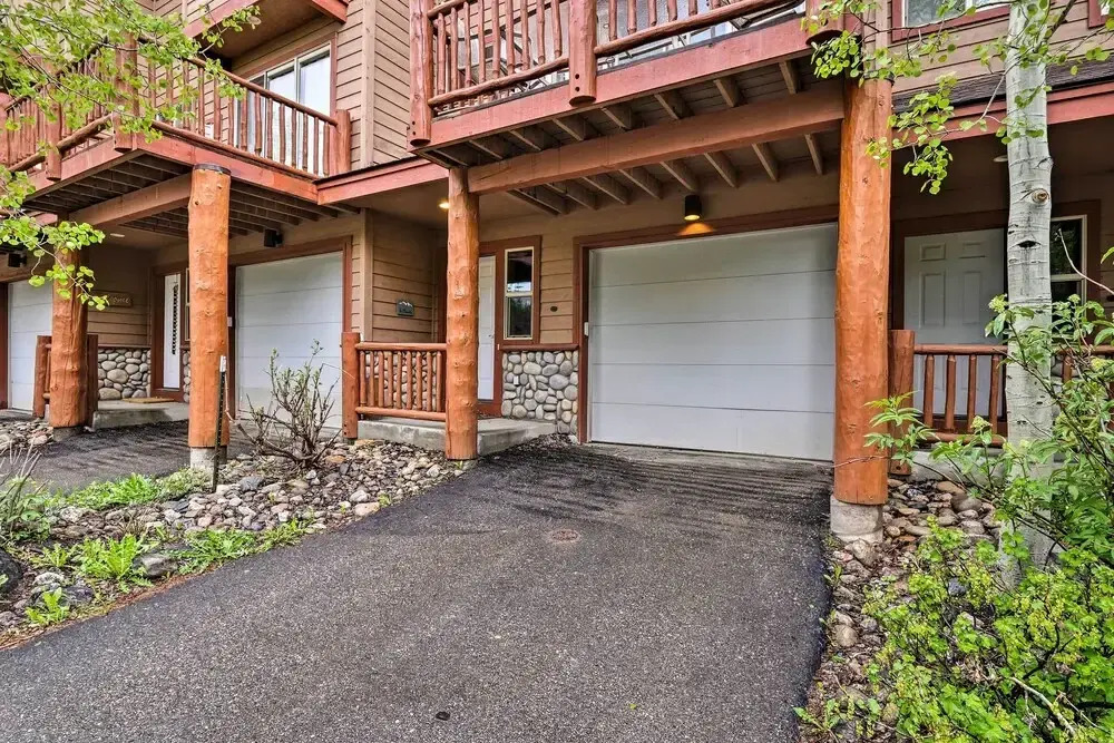 Downtown Winter Park Townhouse 3 Mi to Ski Resort!