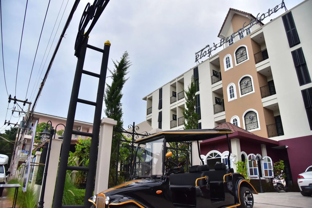 Ploy's Pearl Hotel