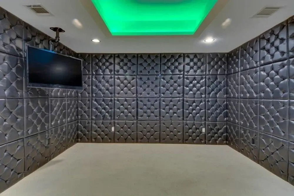 Ultimate Escape w/ Basketball Court by Domio