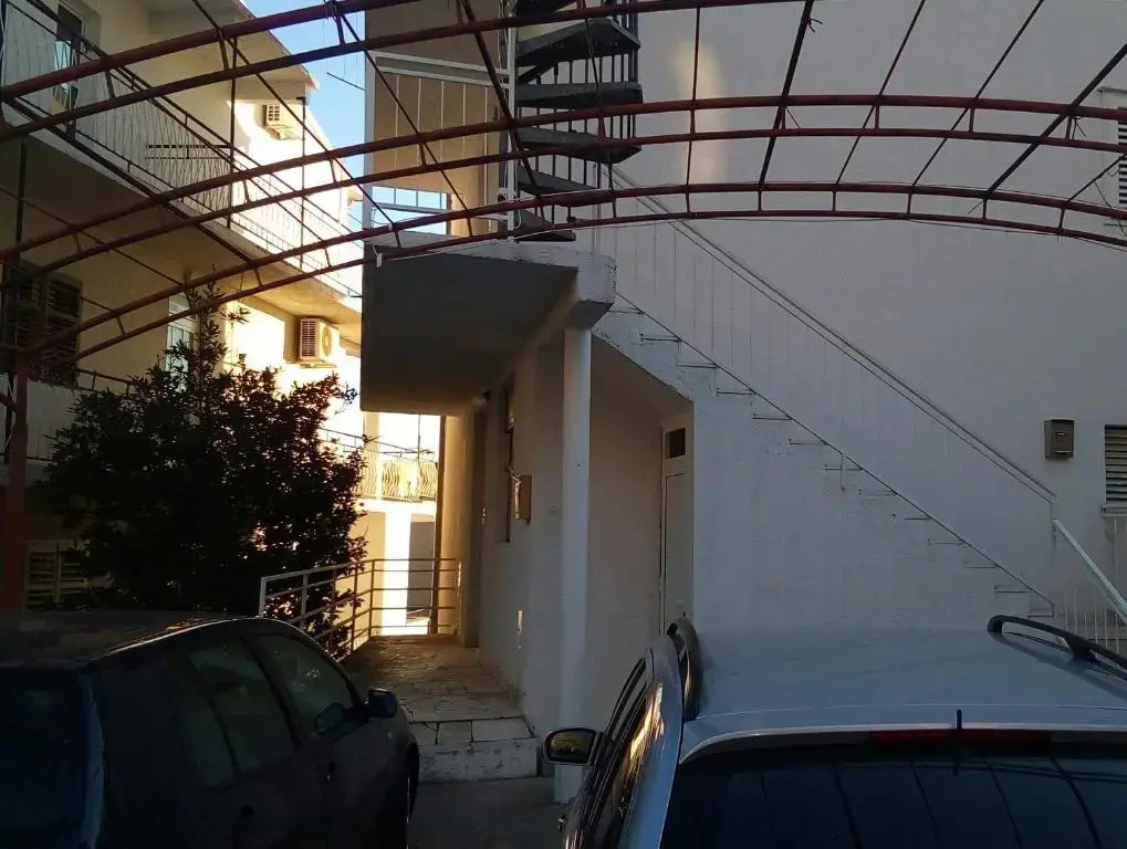 Studio Apartment Markomatea
