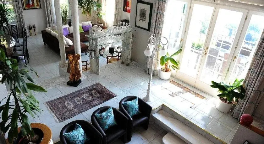 Corseaux Beach rooms-Riviera Beach apartments