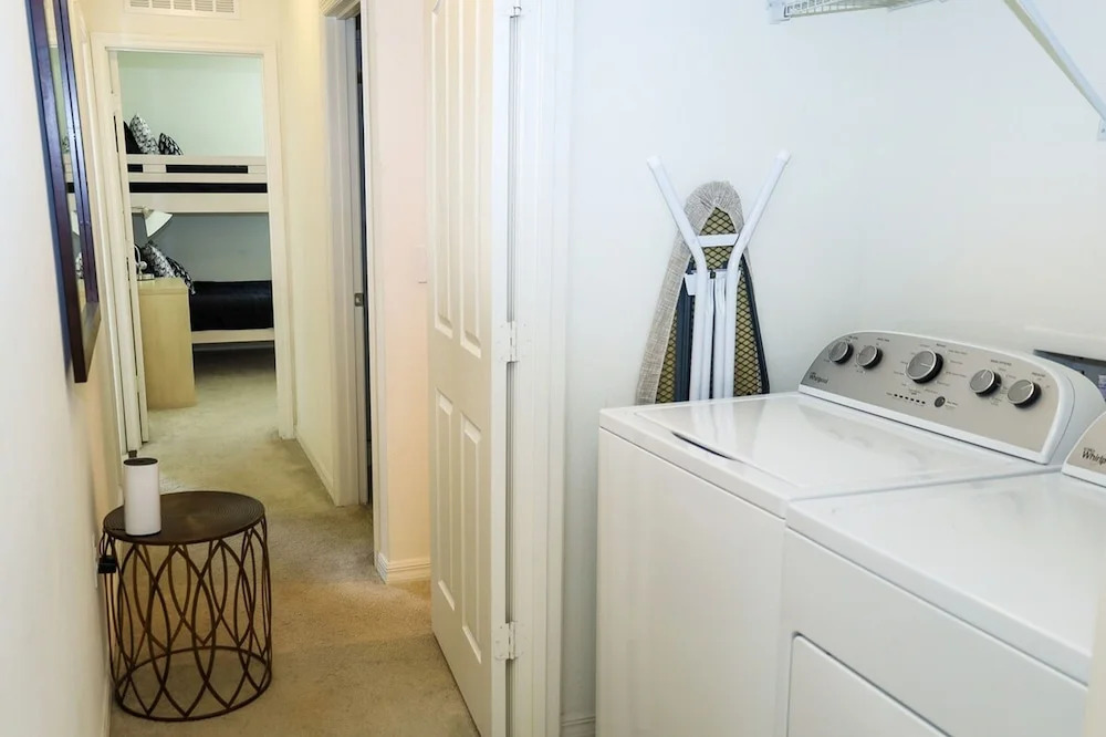 Amazing 4 Bedroom House Near Disney