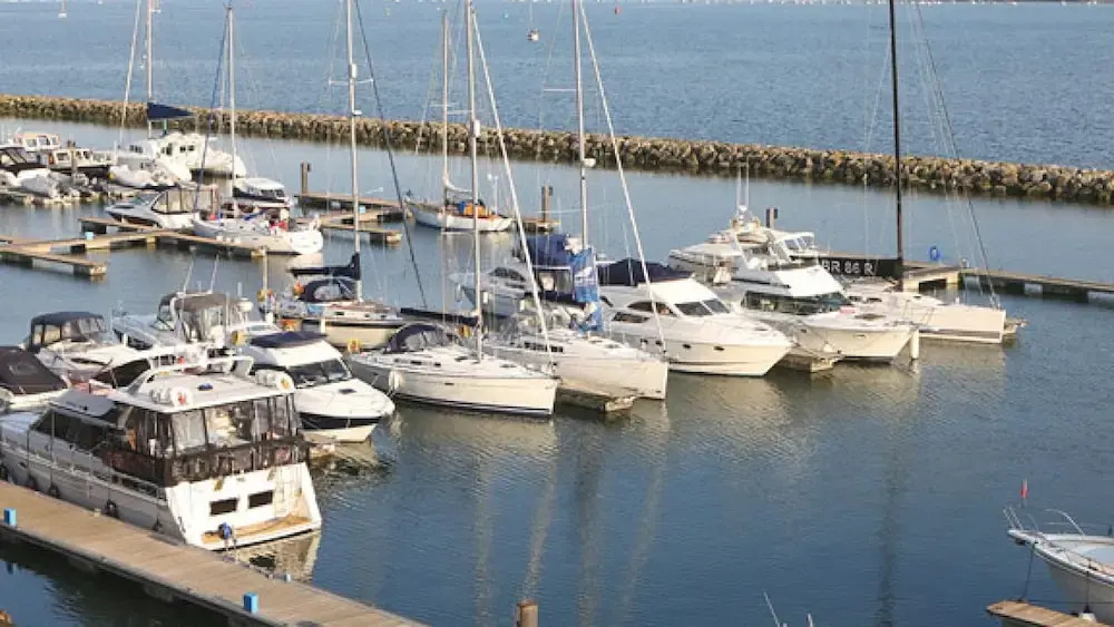 Les Bateaux - Frontline Views of Poole Quay from Balcony