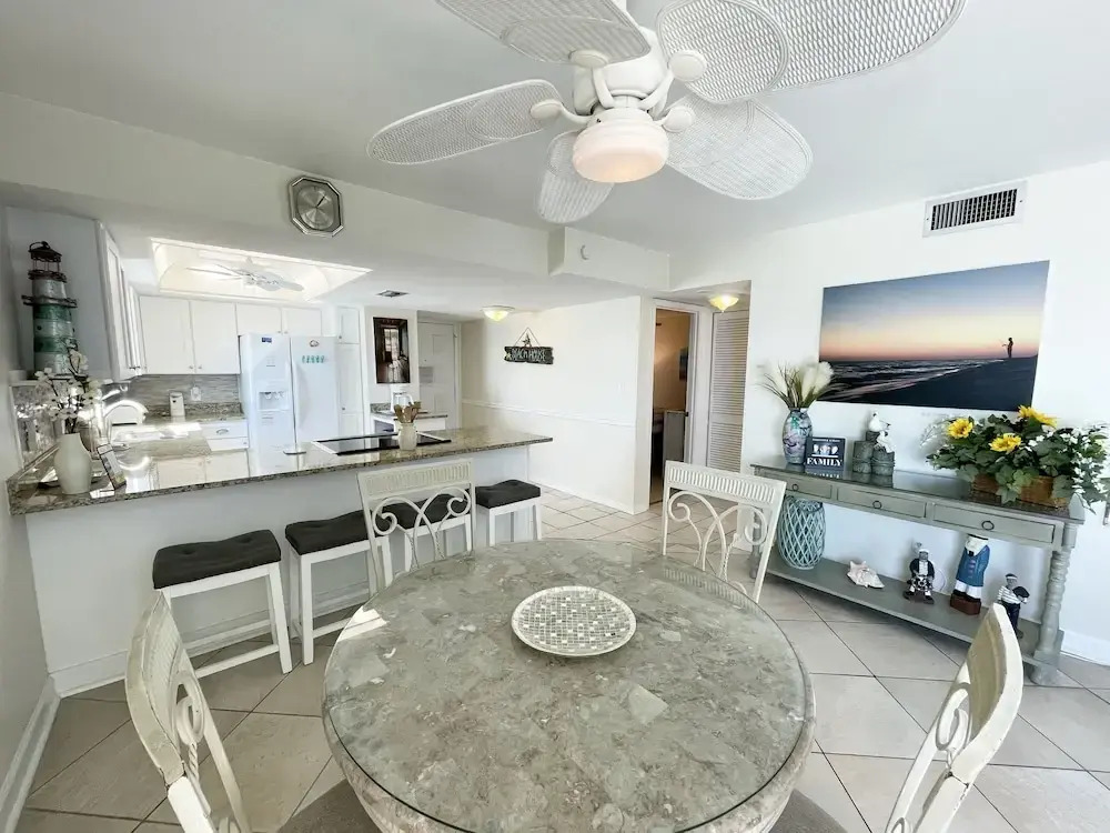 449 El Matador 2 Bedroom Condo by RedAwning
