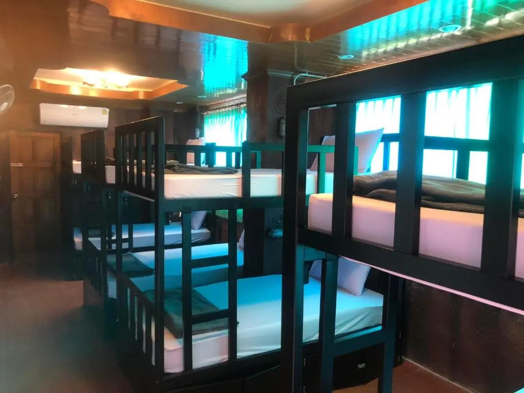 Social Quarters Blanco - Youth Hostel 18 to 35 Only