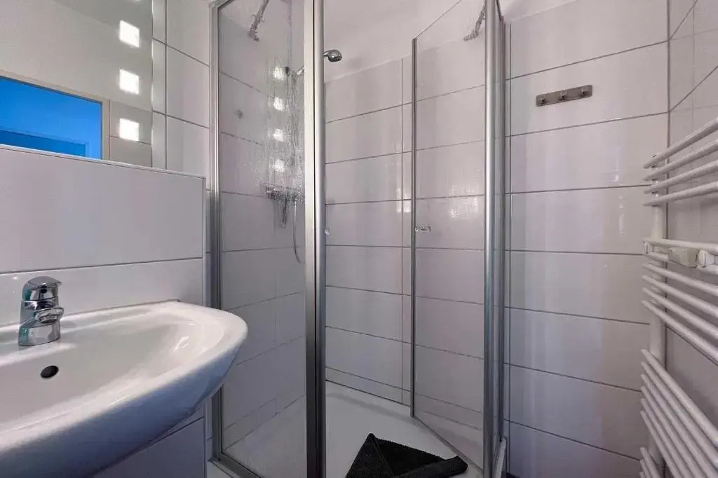 Ferienwohnung-86-mit-Panorama-Meerblick-im-Strandhochhaus-Doese