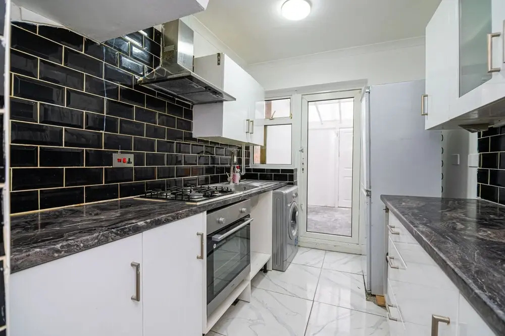 Impeccable 3-bed House in Abbeywood