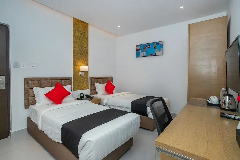 Capital O 36137 Vihaari 24 Business Hotel