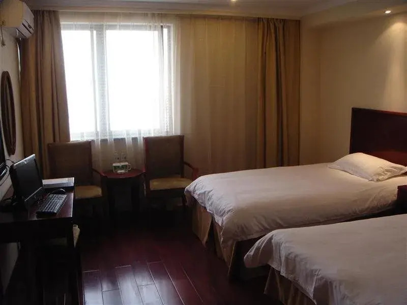 GreenTree Inn Jiangsu Zhenjiang Yidu Building Materials city Express Hotel