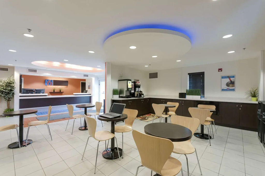 Motel 6-Brandon, MB