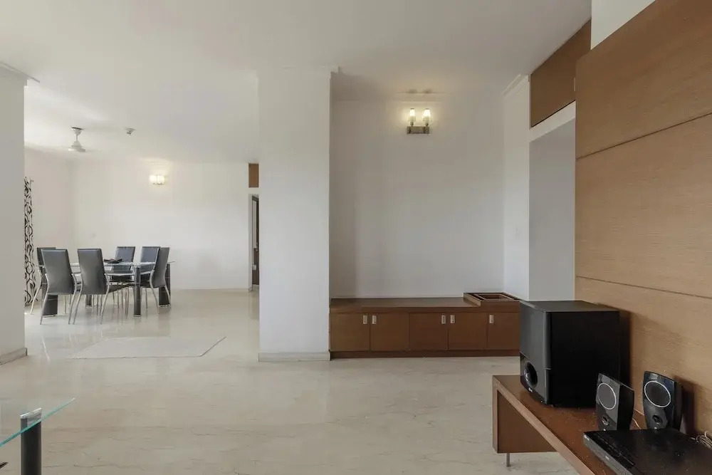 Lakeside Aerobay by Red Olive Nr Airport 3bhk