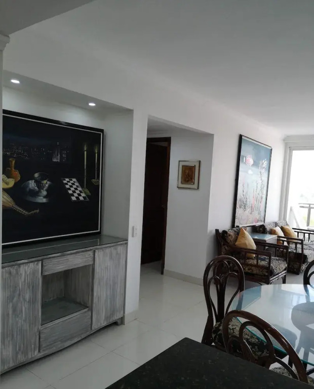 Apartamento con Balcn y Vista a la Baha del Laguito